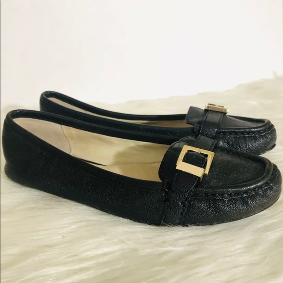 ✅Michael Kors Flat Buckle Shoed ✅ - Picture 4 of 8
